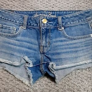 Sz 4 American Eagle shorts
